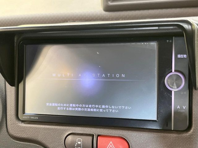 �y�����i�r�z�l�C�̏����i�r�𑕔����Ă���܂��B�i�r�̎g���₷���͂������A�I�[�f�B�I�@�\���[��!�L�����v�◷�s�͂������A�ʋ΂┃�����ȂǕ��i�̃h���C�u���y�����Ȃ�͂���