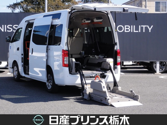 キャラバン2.5 チェアキャブ 車いす1+1名仕様