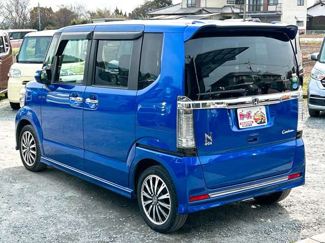 ���X�ł͌y�����Ԃ��畁�ʎԂ܂ŕ��L���I�[�����[�J�[�̎Ԏ�E�F�E�O���[�h��L�x�ɑ����Ă���܂��B