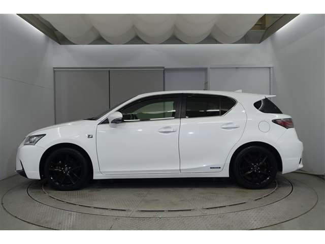 CT200h Fスポーツ Xライン