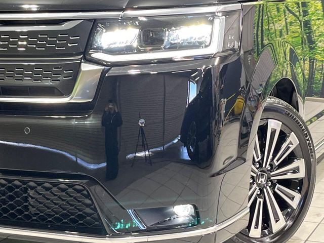 �yLED�w�b�h���C�g�z���V����ԑ��s�����ǍD�Ȏ��E���m�ۂ����S���ĉ^�]�ł��鍂�P�xLED�w�b�h���C�g�𑕔�!�_�����x�������A����d�͂��}�����Ă��܂��B