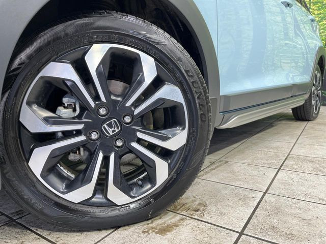 【純正16インチアルミホイール】外観にマッチした純正アルミホイールを装着しております。各種社外アルミホイールや、スタッドレスタイヤも取扱いしております。是非ご相談ください♪