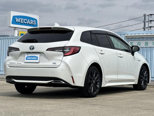 カローラツーリング1.8 ハイブリッド W×B