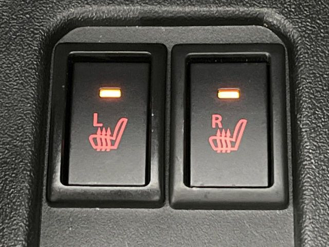 【シートヒーター】寒い日に重宝するシートヒーター!エアコンより早く温まってくれるので寒がりの人も安心ですね♪エアコンの温風は乾燥するから苦手、という方にもをおすすめです。