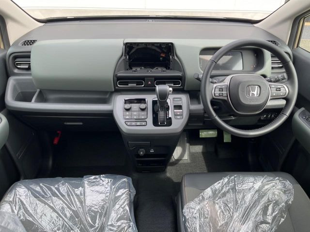 フリード1.5 e:HEV クロスター