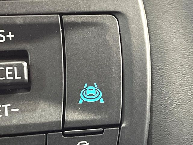 �y�v���p�C���b�g�z�������H�ł̒��������s���y��!!�a�؎��Ə��񑖍s�̃V�[���ŁA�A�N�Z���E�u���[�L�E�X�e�A�����O�������Ő��䂵�A�������^�]�̕��S���y�����Ă���܂���