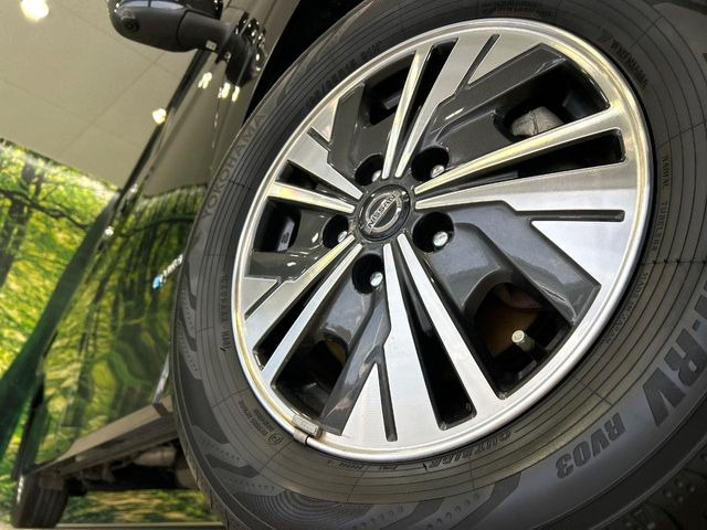 �y����15�C���`�A���~�z�C�[���z�O�ςɃ}�b�`���������A���~�z�C�[���𑕒����Ă���܂��B�e��ЊO�A���~�z�C�[����A�X�^�b�h���X�^�C�����戵�����Ă���܂��B���񂲑��k����������