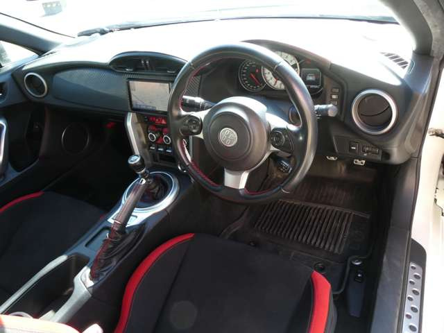 �i�����ꂽ�C���p�l����́A�X�^�C���b�V�������쐫�⎋�F���ɂ��D��A�O���̂��Ȃ��f�U�C���ɂȂ��Ă���܂�!