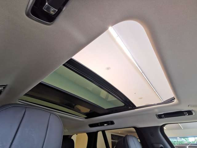 レンジローバーHSE 3.0L D300 スタンダードホイールベース ディーゼル 4WD