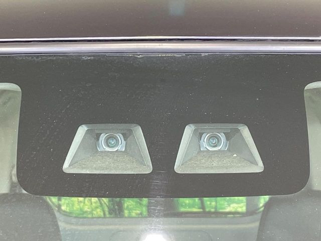 �y�X�}�[�g�A�V�X�g�z���s���ɑO���̎ԗ�����F�����A�Փ˂������Ȏ��͌x��ƃu���[�L�ŏՓˉ���Ɣ�Q�y�����A�V�X�g�B�����S�Ƀh���C�u�����y���݂��������܂��B