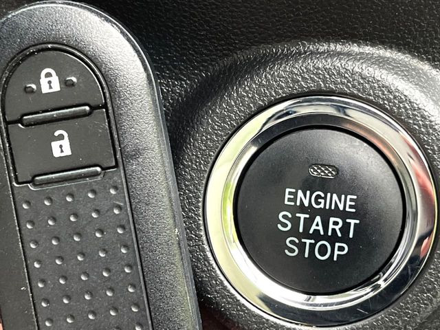 �y�L�[�t���[�V�X�e���z�J�o����|�P�b�g�ɓ��ꂽ�܂܂ł��h�A�̎{���E�������\�ȃX�}�[�g�L�[�𑕔��B�G���W���̃I���E�I�t�����J�M�����o���K�v����������Ƃ��Ă��֗��ł���