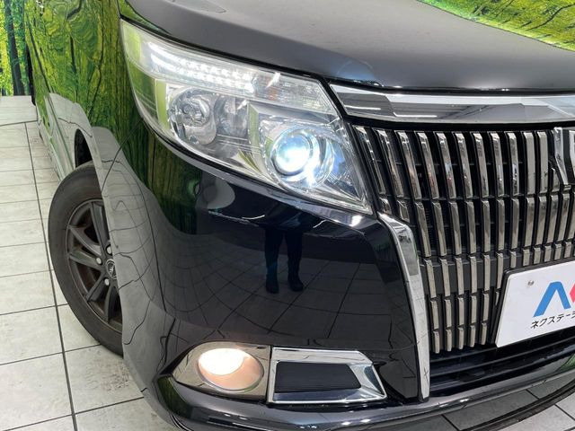 【HIDヘッドライト】非常に明るく前方を照らしてくれるので、悪天候や夜間の走行時も視界良好で安心してお乗りいただけます。