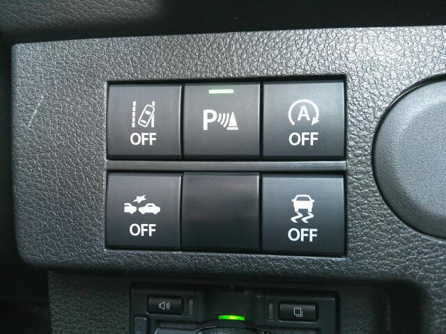 �e��X�C�b�`�t���ł��B�b��̃X�}�[�g�V�e�B�u���[�L�T�|�[�g���ځB���S�^�]�̋��������ł���(�}�c�_)