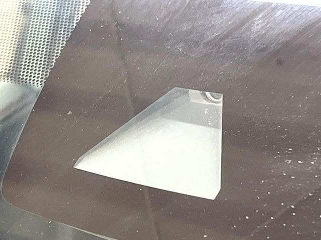 【トヨタセーフティセンス】走行中に前方の車両等を認識し、衝突しそうな時は警報とブレーキで衝突回避と被害軽減をアシスト。より安全にドライブをお楽しみいただけます。