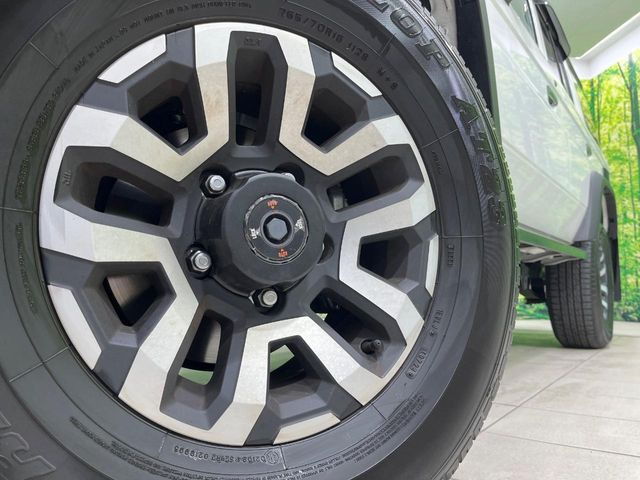 �y����16�C���`�A���~�z�C�[���z�O�ςɃ}�b�`���������A���~�z�C�[���𑕒����Ă���܂��B�e��ЊO�A���~�z�C�[����A�X�^�b�h���X�^�C�����戵�����Ă���܂��B���񂲑��k����������