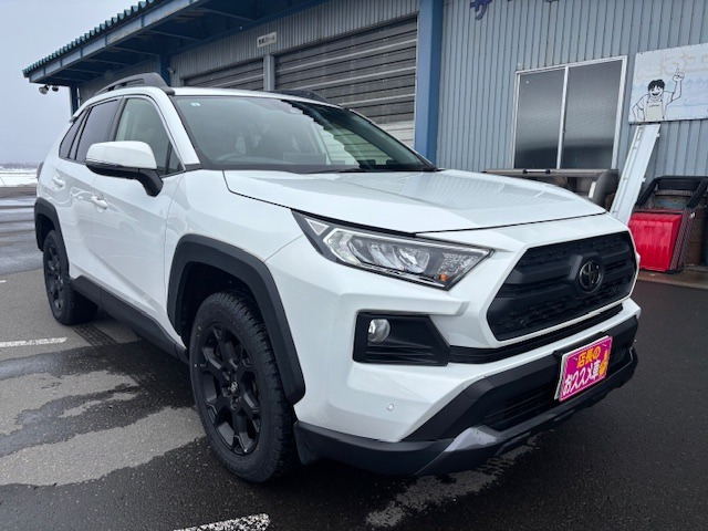 RAV42.0 アドベンチャー オフロードパッケージ 4WD
