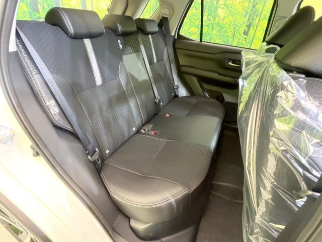 ���i���ȃI���W�i���t���A�}�b�g���I�v�V�����ɂĂ��p�ӂ��Ă���܂��B���D���ȃf�U�C����J���[�����Ԃɍ��킹�đI��ł����������Ƃ��ł��܂���