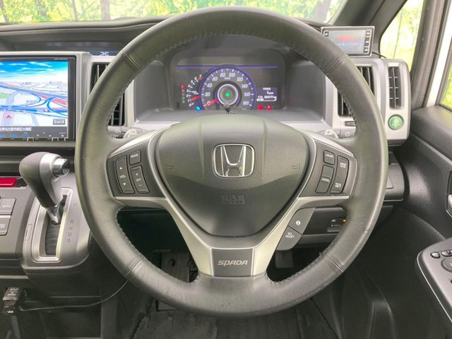 �y�����v�����X�e�A�����O�z�㎿�Ȋv���g�p���邱�ƂŁA��ɂ����������݂ƂĂ��^�]���₷���n���h���ł���