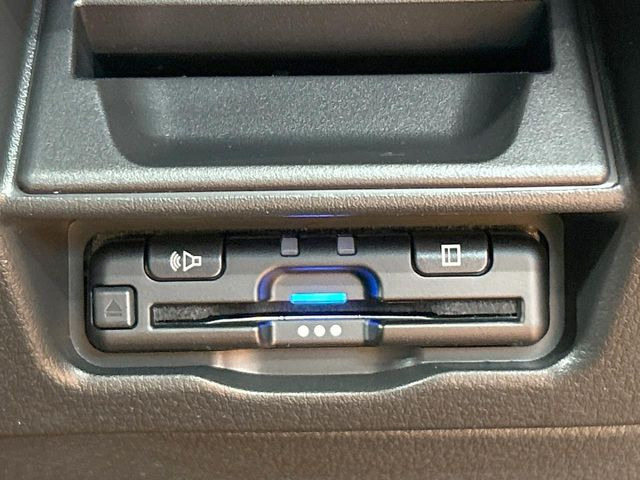 【ETC】高速道路の料金所をストレスなく通過!話題のスポットやサービスエリアに多い「スマートIC」利用時は必須のアイテムです。当店でセットアップを実施、ご納車当日からすぐにご利用いただけます!