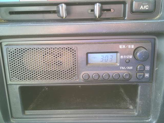 ���C�ɓ���̔ԑg�𒮂��Ȃ���y�����^�]�ł���!����AM/FM���W�I�t���� ���ʓr�X�e���I��J�[�i�r����舵���Ă��܂��̂ł����k���ĉ������B