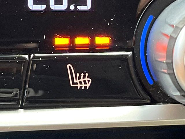 ���S�ȃV�[�g�q�[�^�[:���������ӂ�郌�U�[�V�[�g�ɁA�O�ȁE��ȂɃV�[�g�q�[�^�[�𓋍ڂ��Ă���܂��B