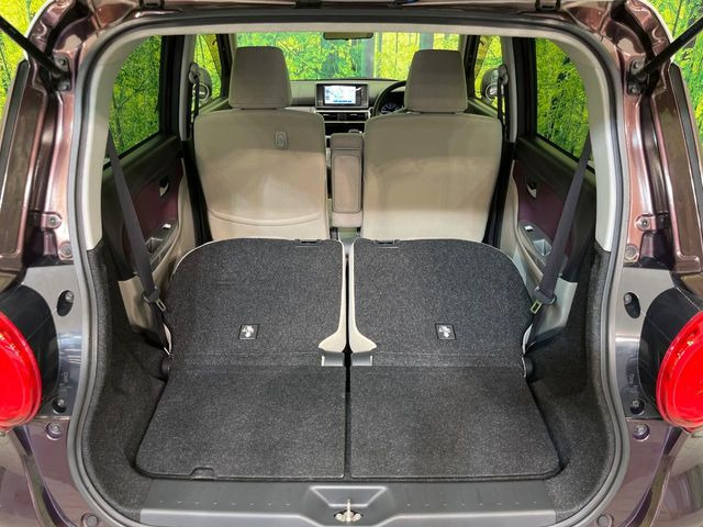 ���i�̂���������ʋ΁A���}���ɏ\���ȉ׎��X�y�[�X���m�ۂ��Ă���܂��B�Z�J���h�V�[�g��|���ƁA�傫�ȉו��̐ύڂ��\�ł���