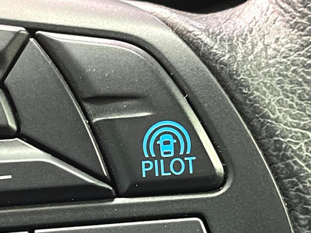 �y�v���p�C���b�g�z�������H�ł̒��������s���y��!!�a�؎��Ə��񑖍s�̃V�[���ŁA�A�N�Z���E�u���[�L�E�X�e�A�����O�������Ő��䂵�A�������^�]�̕��S���y�����Ă���܂���