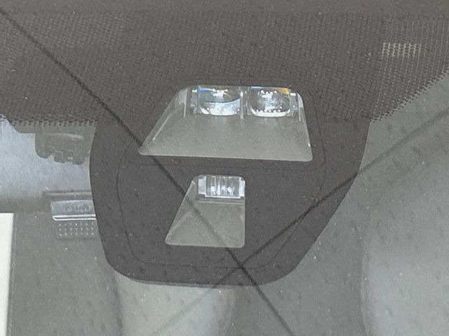 �y�V�e�B�u���[�L�A�N�e�B�u�V�X�e���z�ᑬ���s���ɑO���̎ԗ�����F�����A�Փ˂������Ȏ��͌x��ƃu���[�L�ŏՓˉ���Ɣ�Q�y�����A�V�X�g�B�����S�Ƀh���C�u�����y���݂��������܂��B