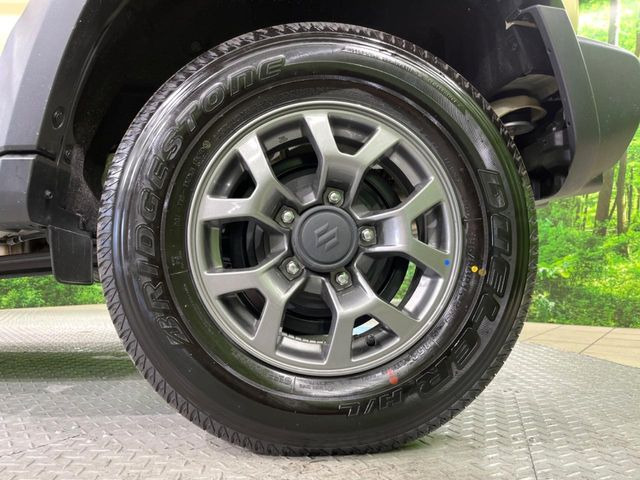 �y����15�C���`�A���~�z�C�[���z�O�ςɃ}�b�`���������A���~�z�C�[���𑕒����Ă���܂��B�e��ЊO�A���~�z�C�[����A�X�^�b�h���X�^�C�����戵�����Ă���܂��B���񂲑��k����������