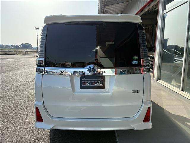 ヴォクシー1.8 ハイブリッド ZS