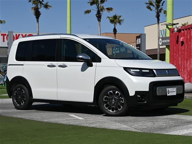 フリード1.5 e:HEV クロスター