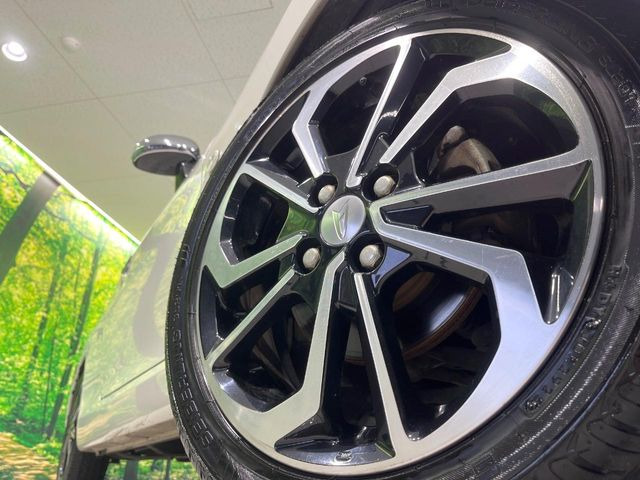 �y�����I�v�V����16�C���`�A���~�z�C�[���z�����I�v�V�����z�C�[���𑕒��B���s���\�̌���ɉ����A�O�ς����X�^�C���b�V���ɂȂ��Ă��܂��B