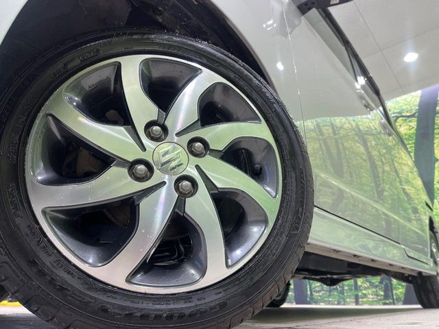 �y����14�C���`�A���~�z�C�[���z�O�ςɃ}�b�`���������A���~�z�C�[���𑕒����Ă���܂��B�e��ЊO�A���~�z�C�[����A�X�^�b�h���X�^�C�����戵�����Ă���܂��B���񂲑��k����������