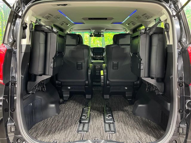 【パワーバックドア】スマートキーや運転席のボタンを押すだけでリアゲートが自動で開閉します!荷物を持っている時や、高い位置にあるバックドアを閉める際に便利な機能です♪