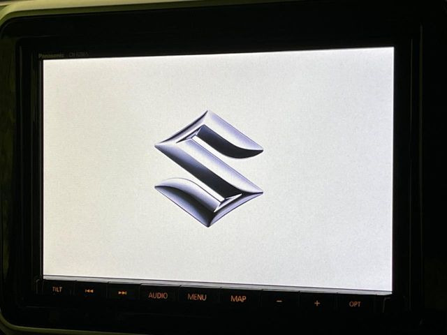 �y�����i�r�z�l�C�̏����i�r�𑕔����Ă���܂��B�i�r�̎g���₷���͂������A�I�[�f�B�I�@�\���[��!�L�����v�◷�s�͂������A�ʋ΂┃�����ȂǕ��i�̃h���C�u���y�����Ȃ�͂���