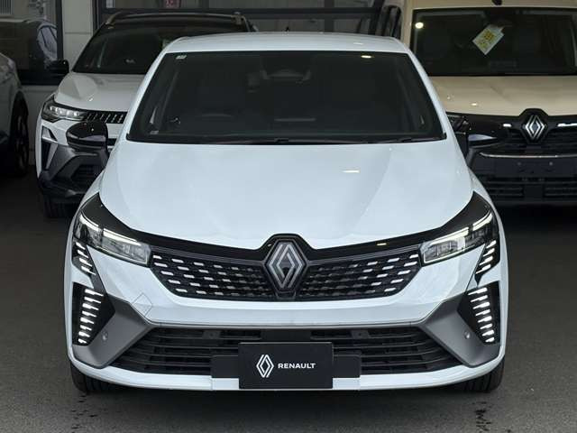 ���R���p�N�g�ŃX�����ɂȂ����t��LED�w�b�h�����v�͐������ƍ����Z�p����\�����A�O�ς��V���[�v�Ȉ�ۂɂ����B�g�債���O�����ƃt�����g�o���p�[�u���[�h����́A�͋����ƃX�|�[�e�B������������B