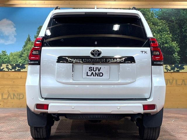 安心の最長10年・走行無制限保証(有償)をご用意。保証内容も充実はもちろん、無料点検&オイル交換や、年中無休の全国・24時間ロードサービスも付帯されておりますのでご安心下さい。