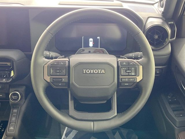 �y�����v�����X�e�A�����O�z�㎿�Ȋv���g�p���邱�ƂŁA��ɂ����������݂ƂĂ��^�]���₷���n���h���ł���