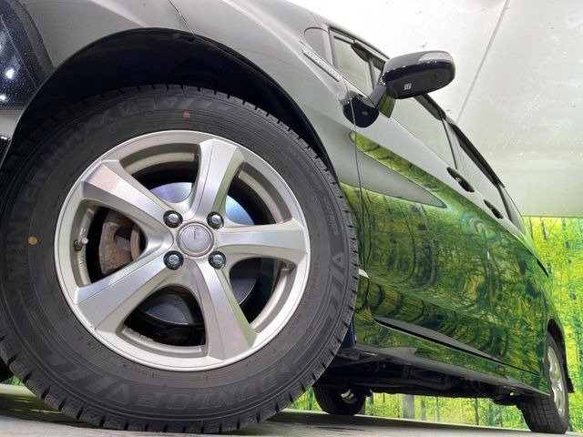 �y�A���~�z�C�[���z�O�ςɃ}�b�`�����A���~�z�C�[���𑕒����Ă���܂��B�e��A���~�z�C�[����A�X�^�b�h���X�^�C�����戵�����Ă���܂��B���񂲑��k����������