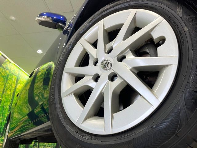 【純正16インチアルミホイール】外観にマッチした純正アルミホイールを装着しております。各種社外アルミホイールや、スタッドレスタイヤも取扱いしております。是非ご相談ください♪