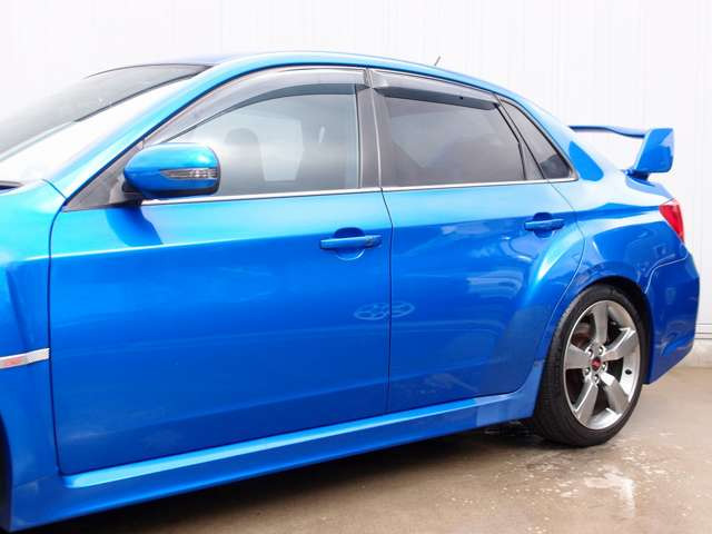 トラスト製ラジエーター/コムテック前後ドラレコ/STIハーフレザーシート/パワーシート/STI追加メーター、ブースト計、油温計、油圧計/STIパーツ多数/純正ドアバイザー/6MT/取説/整備手帳