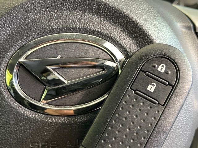 �y�L�[�t���[�V�X�e���z�J�o����|�P�b�g�ɓ��ꂽ�܂܂ł��h�A�̎{���E�������\�ȃX�}�[�g�L�[�𑕔��B�G���W���̃I���E�I�t�����J�M�����o���K�v����������Ƃ��Ă��֗��ł���