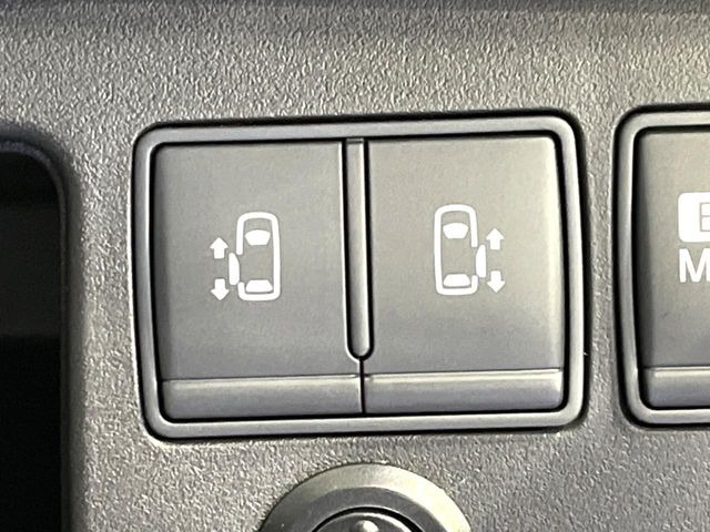 セレナ2.0 ライダー ブラックライン S-HYBRID