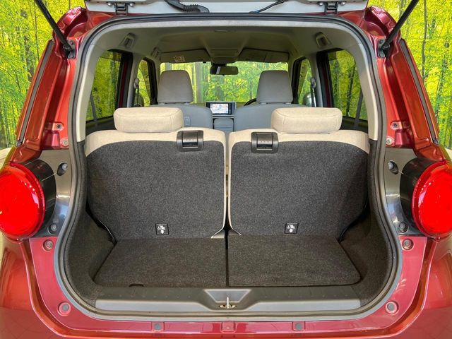 ���i�̂���������ʋ΁A���}���ɏ\���ȉ׎��X�y�[�X���m�ۂ��Ă���܂��B�Z�J���h�V�[�g��|���ƁA�傫�ȉו��̐ύڂ��\�ł���