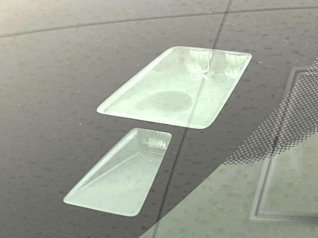 �y�X�}�[�g�u���[�L�T�|�[�g�z���s���ɑO���̎ԗ�����F�����A�Փ˂������Ȏ��͌x��ƃu���[�L�ŏՓˉ���Ɣ�Q�y�����A�V�X�g�B�����S�Ƀh���C�u�����y���݂��������܂��B