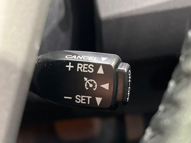 �y�N���[�Y�R���g���[���z�������H�����N���N���s�B�A�N�Z���𗣂��Ă���葬�x�ő��s���ł��A�������^�]���̕��S���y��!�����E�������ȒP�ȃX�C�b�`����Œ����ł��܂��B