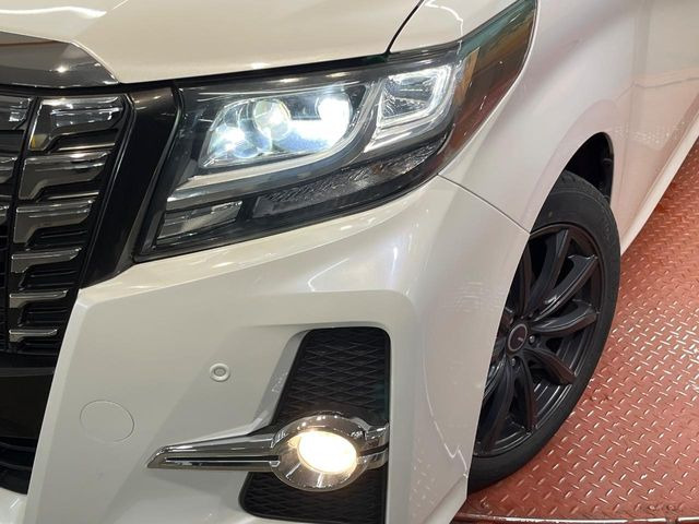 �yLED�w�b�h���C�g�z���V����ԑ��s�����ǍD�Ȏ��E���m�ۂ����S���ĉ^�]�ł��鍂�P�xLED�w�b�h���C�g�𑕔�!�_�����x�������A����d�͂��}�����Ă��܂��B