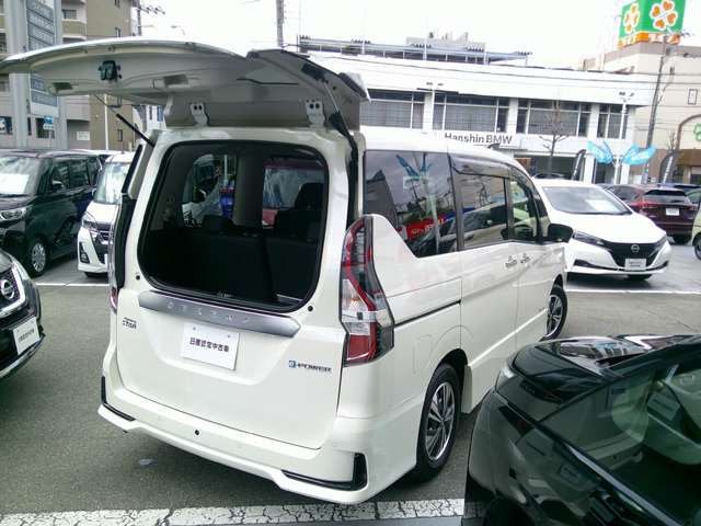 セレナ1.2 e-POWER ハイウェイスターV