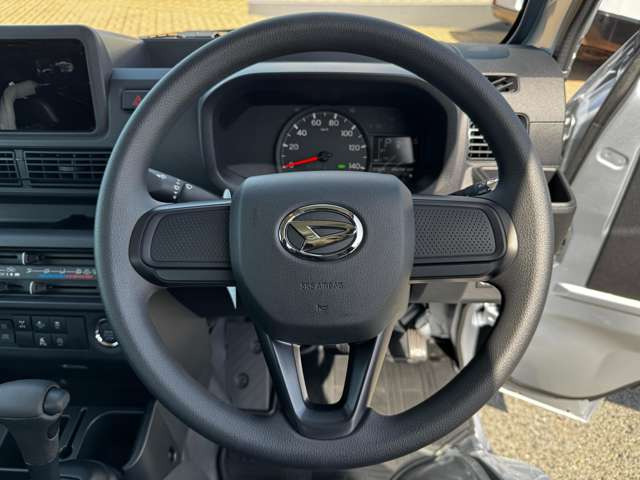 ���W����ɂ͍��i���̒��ÎԂ�V�Ԃ��������ł����W���䐔100��̑�^�W����֐��񂲗��X����������