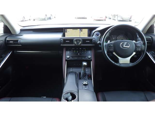 IS300h バージョンL